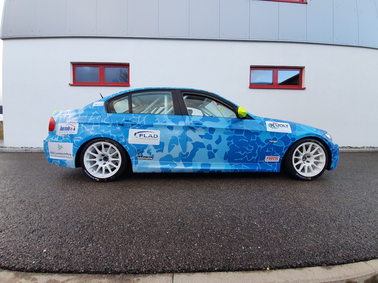 Seitenansicht des BMW E90 325i